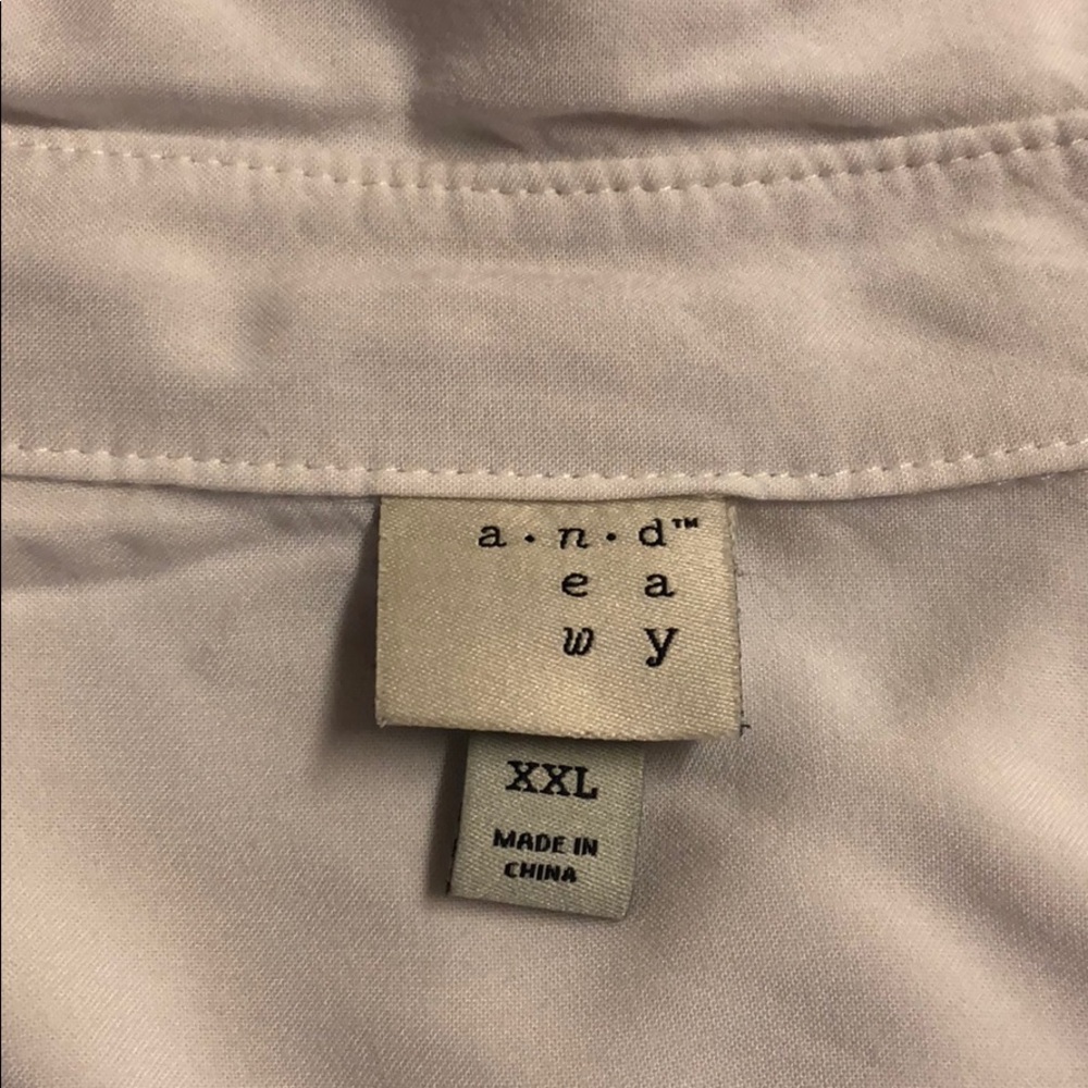 A New Day. Woman’s White Top. - Picture 3 of 7